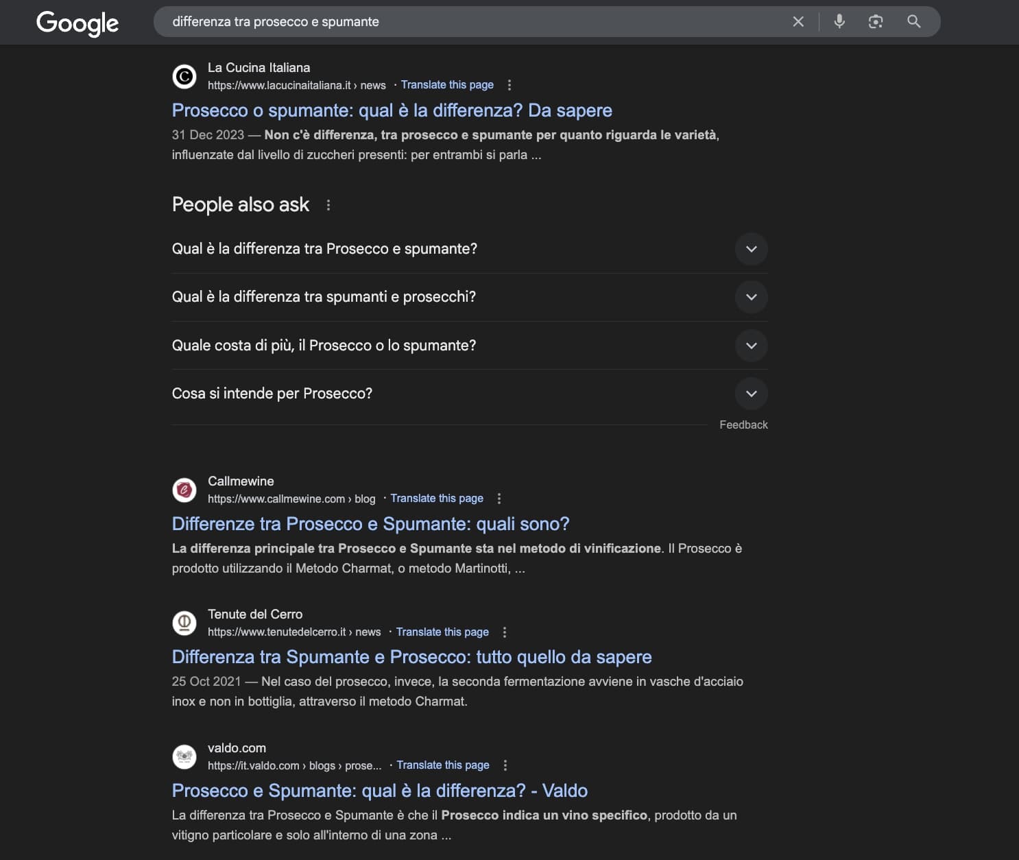 screenshot della pagina dei risultati Google per la ricerca "differenza tra prosecco e spumante". I risultati dimostrano un intento di ricerca informativo.